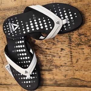 REEBOK‎ Surge Flip Flops Size 6